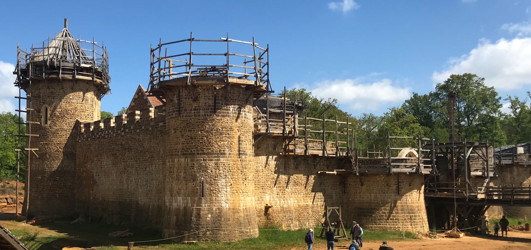 Guédelon : l'incroyable chantier de construction du château médiéval se  poursuit sous les yeux ébahis des visiteurs